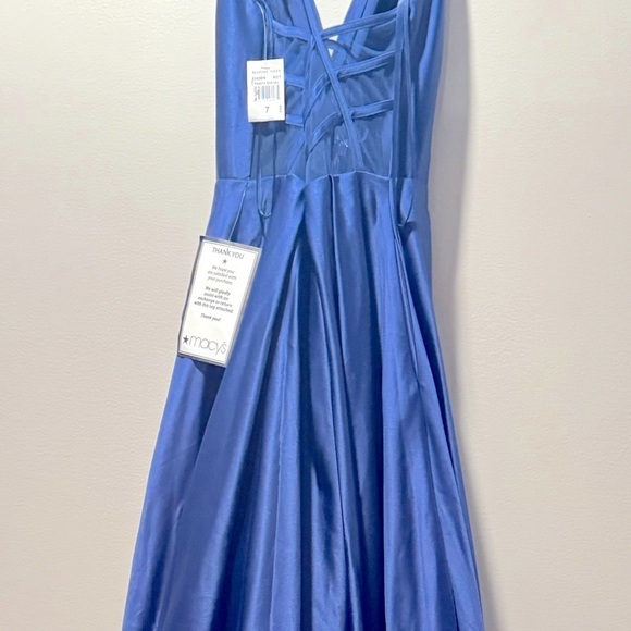 BLONDIE NITES  
Juniors Womens V-Neck Formal Evening Dress - Picture 4 of 7